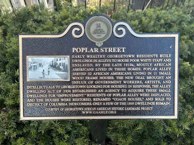 Poplar Street Marker. Click for full size. Poplar Street Marker image. Click for full size.