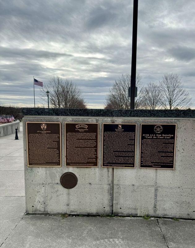 225th AAA Searchlight Battalion Marker (far left) image. Click for full size.
