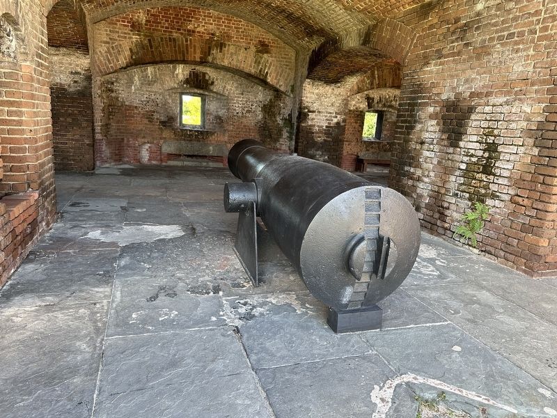 10-inch Columbiad at Fort Zachary Taylor image. Click for full size.