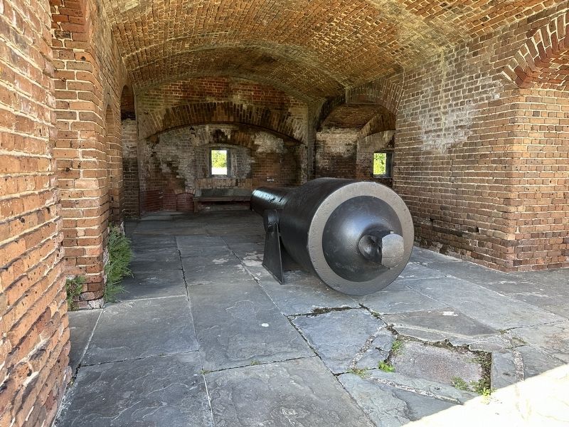 300-pdr Parrott at Fort Zachary Taylor image. Click for full size.