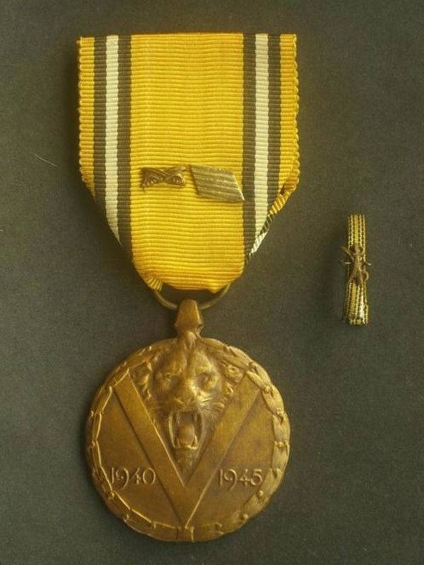 Mdaille commmorative de la guerre Medal image. Click for full size.