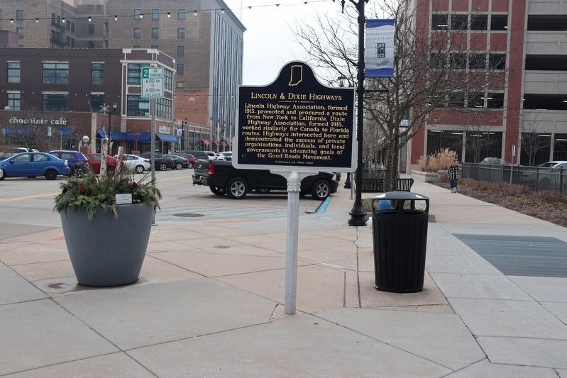 Lincoln & Dixie Highways Marker. Click for full size. Lincoln & Dixie Highways Marker image. Click for full size.