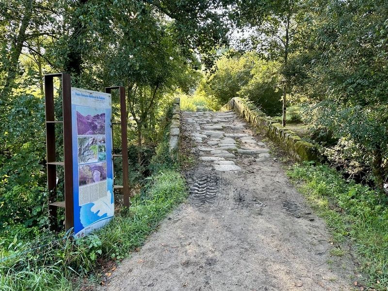 Approach to the bridge from the west, with related marker. Click for full size. Approach to the bridge from the west, with related marker image. Click for full size.