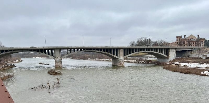 The Lorne Bridge over the Grand River, Brantford image. Click for full size.