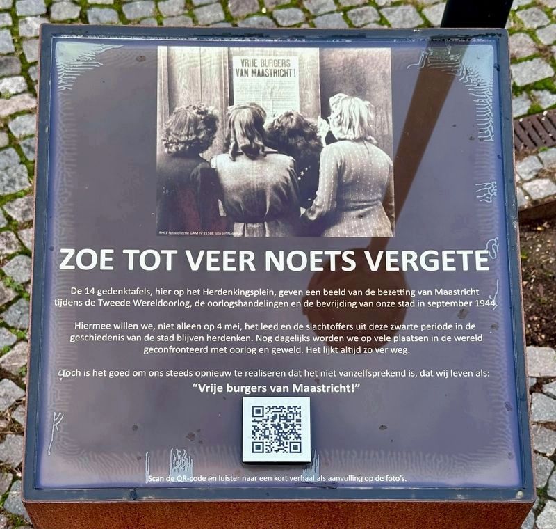 Herdenkingsplein (01): Zo Tot Veer Noets Vergete / So That We Do Not Forget image. Click for full size.