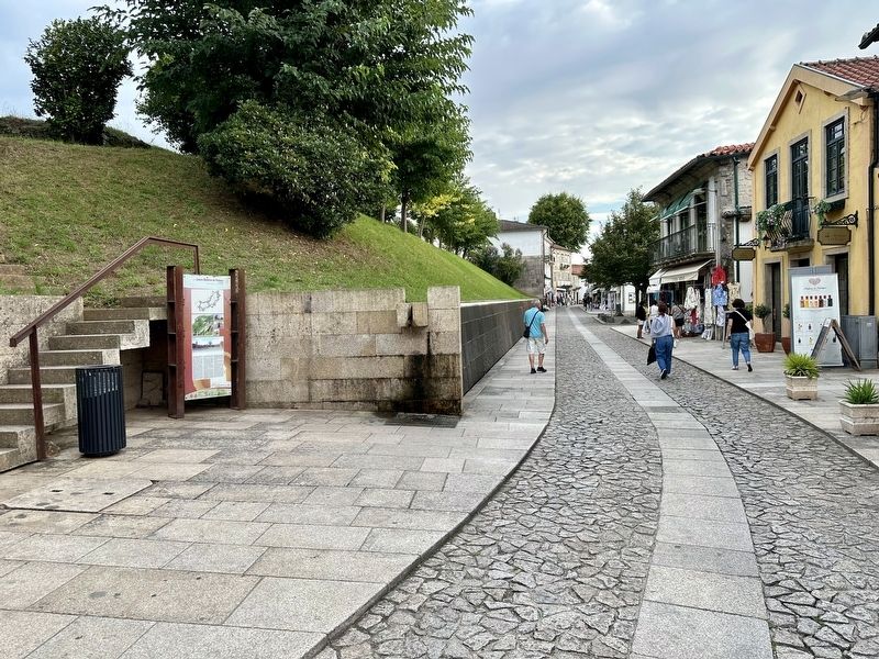 Centro Hist�rico de Valen�a / Historic Center of Valen�a Marker - wide view image. Click for full size.
