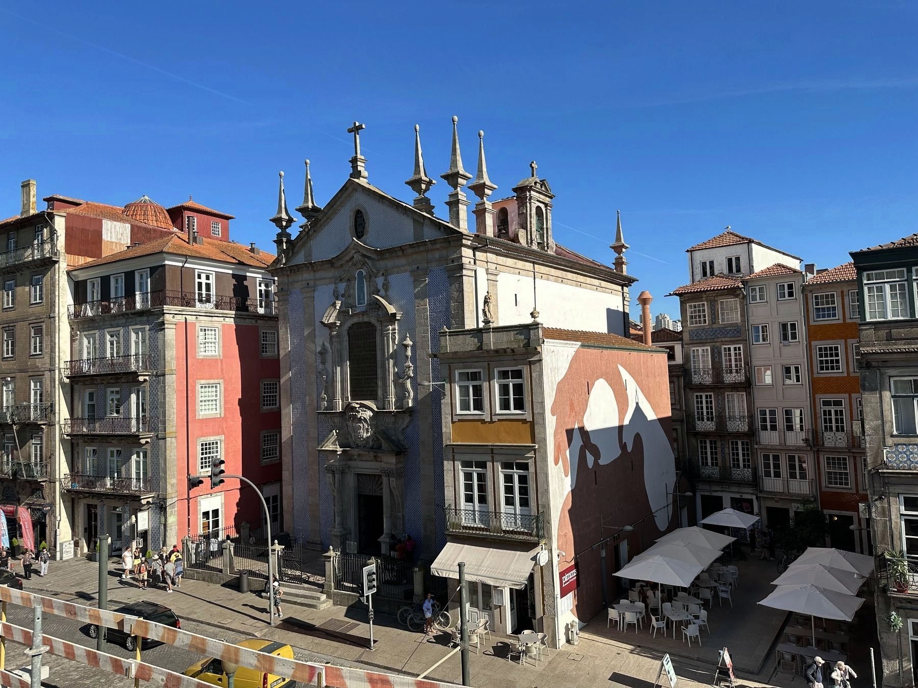 Igreja de S. Nicolau / Church of Saint Nicholas - wider view. Click for full size. Igreja de S. Nicolau / Church of Saint Nicholas - wider view image. Click for full size.
