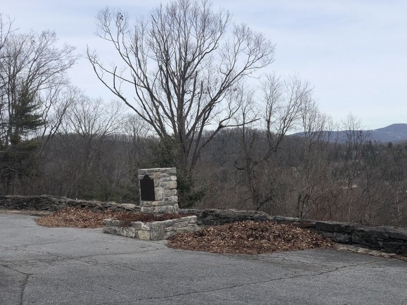 The Quarry Tract Marker image. Click for full size.