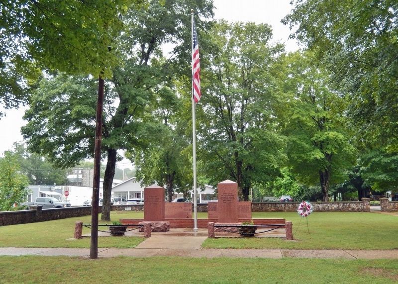 Reynolds County History & War Memorial image. Click for full size.