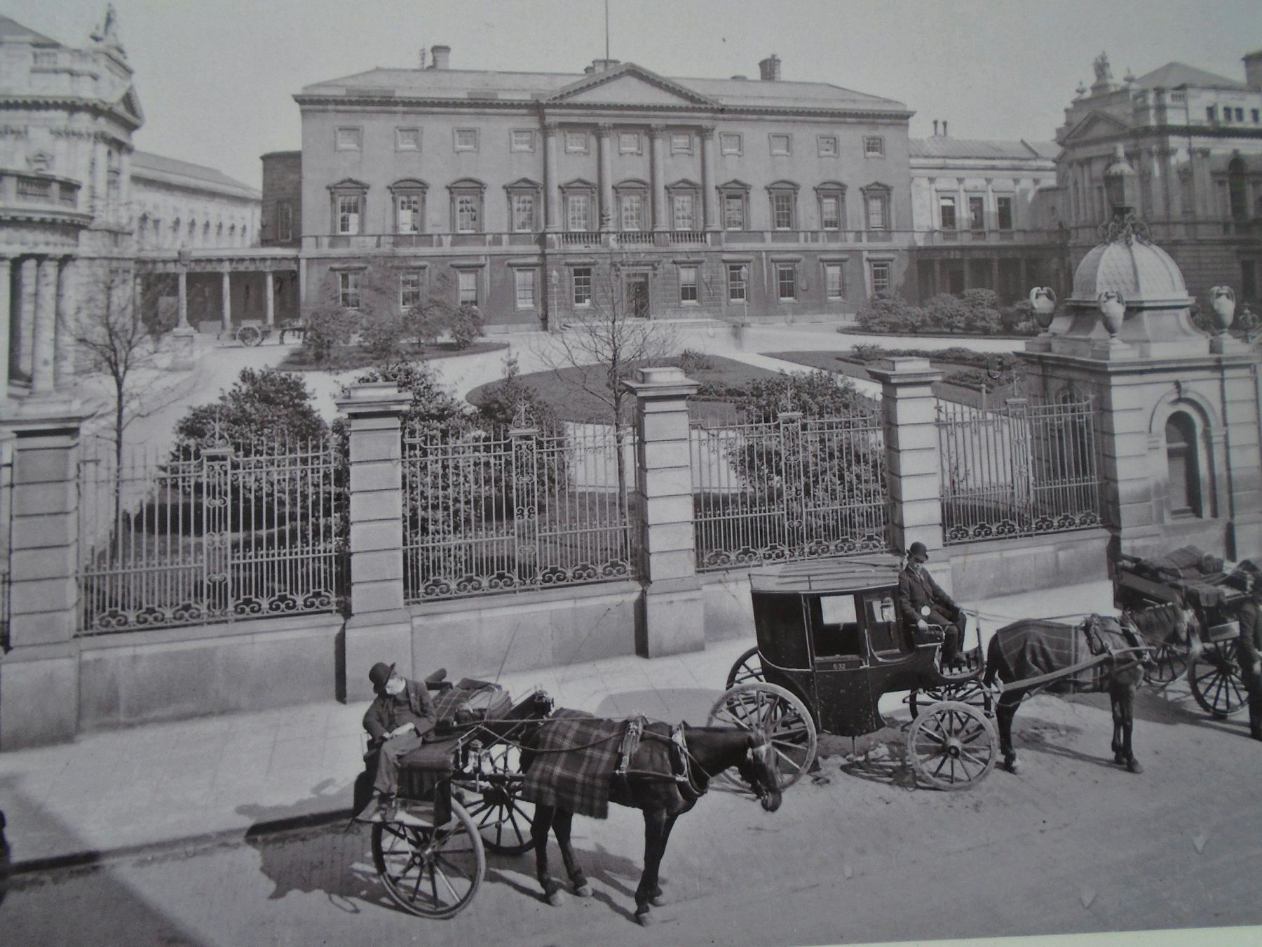 Historic Leinster House Photo on Marker image. Click for full size.
