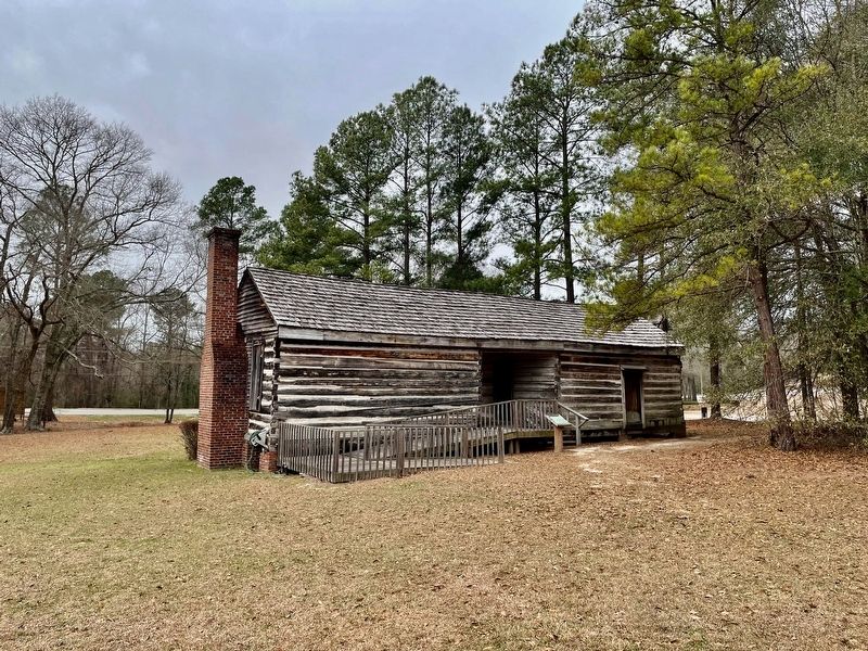 Rear of the Crowell-Whitaker 1840 Log Cabin & Marker image. Click for full size.