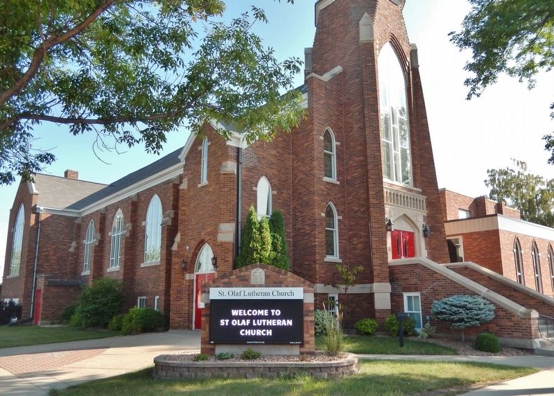 St. Olaf Lutheran Church (<i>southwest corner</i>) image. Click for full size.