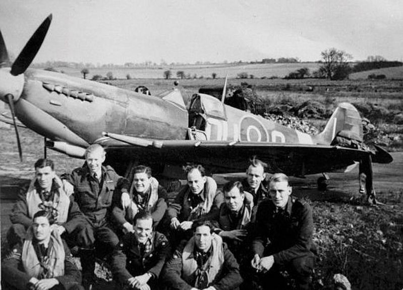 No. 485 Squadron pilots on D-Day, 6 June 1944 image. Click for full size.