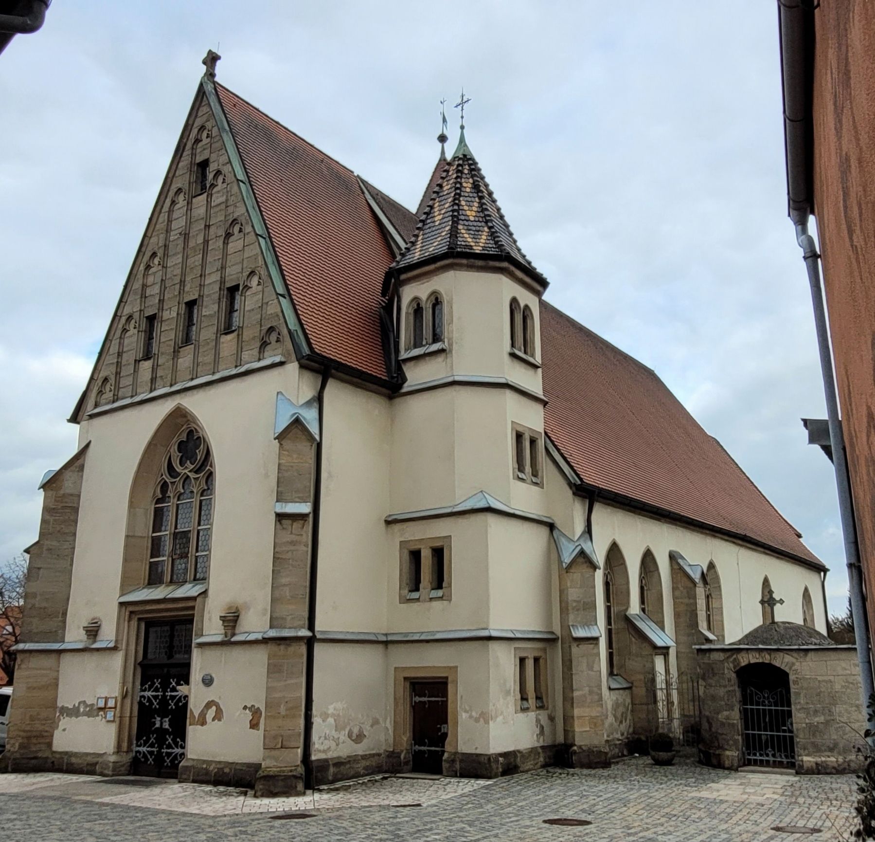 The view of the Parish Church of St. Lawrence image. Click for full size.