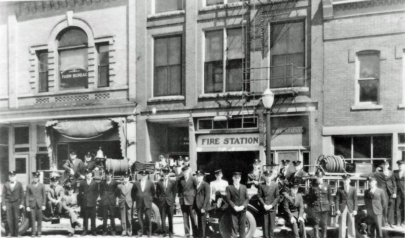 Marker detail: The 1937 Decorah Fire Department image. Click for full size.