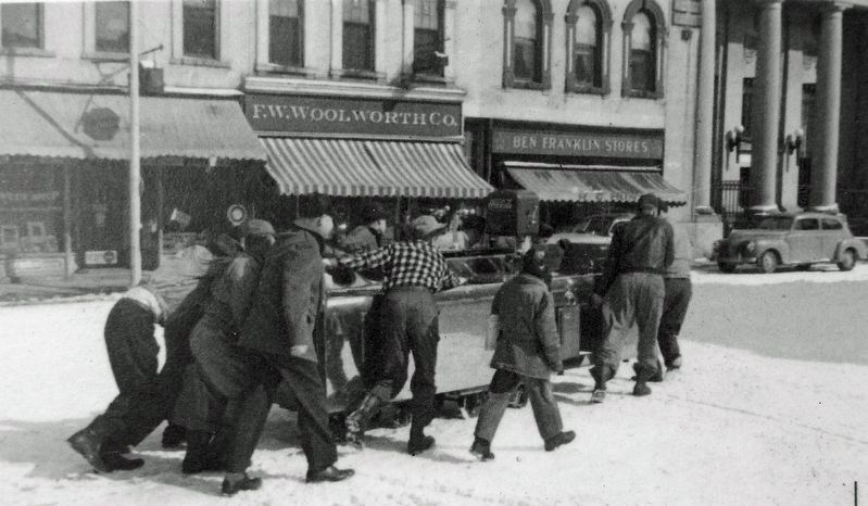 Marker detail: Moving the Donlon Soda Fountain, 1948 image. Click for full size.