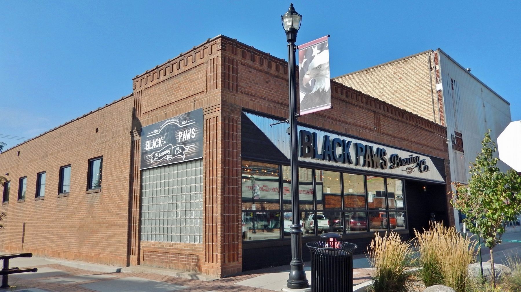 Flynn & Traynor Building (<i>northeast elevation</i>). Click for full size. Flynn & Traynor Building (<i>northeast elevation</i>) image. Click for full size.