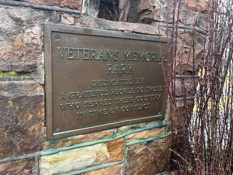 Veterans Memorial Park plaque image. Click for full size.