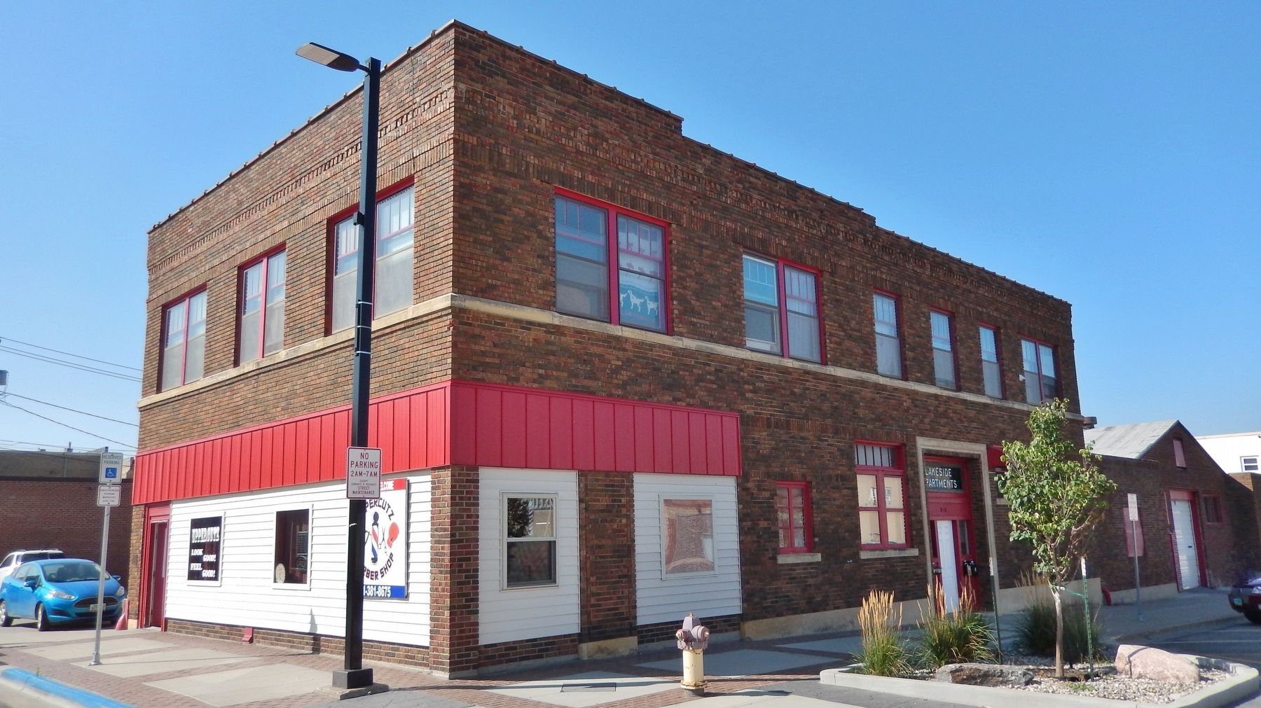 Majestic Cleaners Building (<i>northeast elevation</i>) image. Click for full size.
