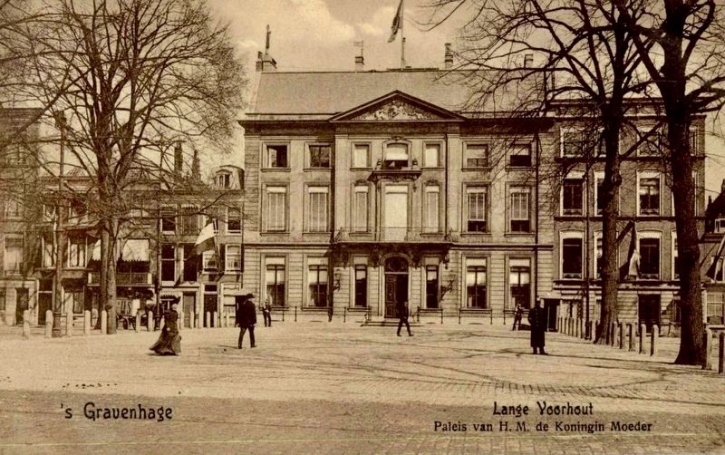 Lange Voorhout 74 - Palace of Her Majesty the Queen Mother. Click for full size. Lange Voorhout 74 - Palace of Her Majesty the Queen Mother image. Click for full size.