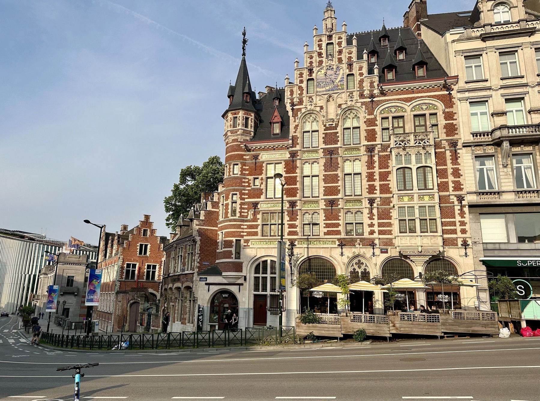 H�tel Ravenstein - view from south image. Click for full size.