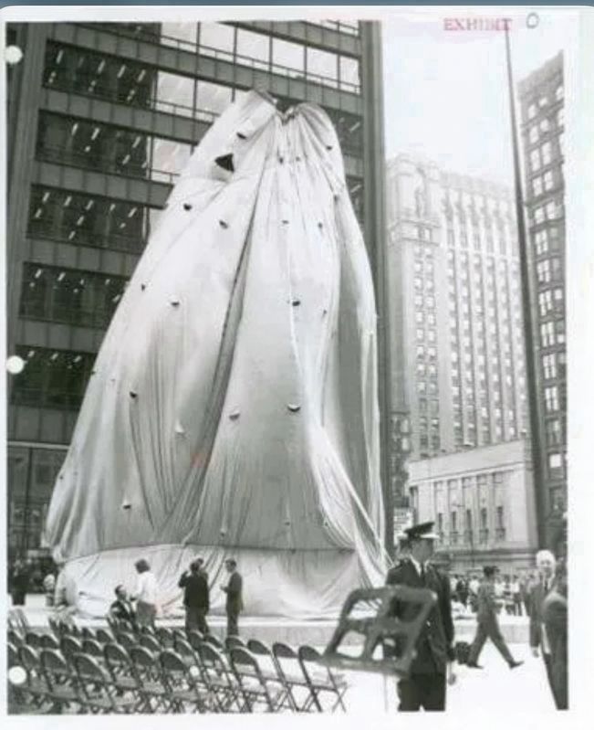 Chicago�s Picasso awaits its unveiling image. Click for full size.