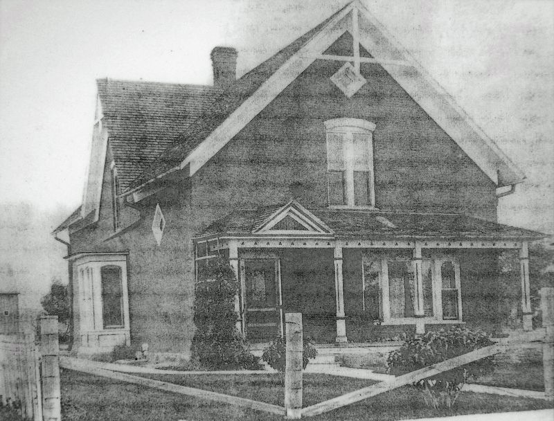 Marker detail: The Lusk House, circa 1910 image. Click for full size.
