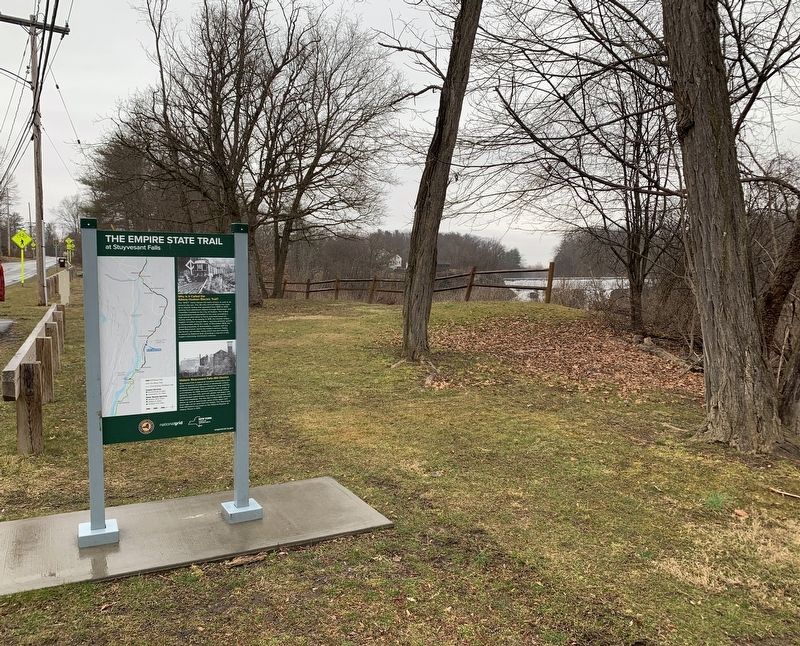 The Empire State Trail Marker image. Click for full size.