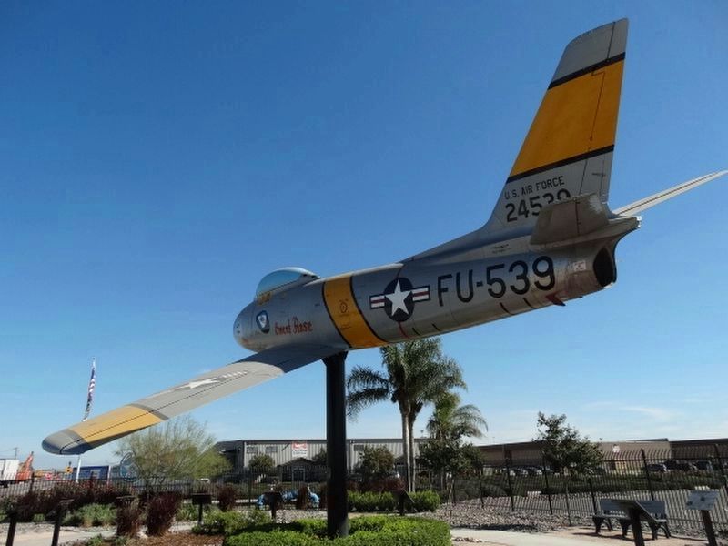 Korean War era F-86 Sabre image. Click for full size.