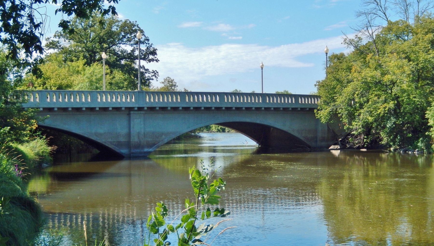 Sheyenne River & West City Park Bridge image. Click for full size.
