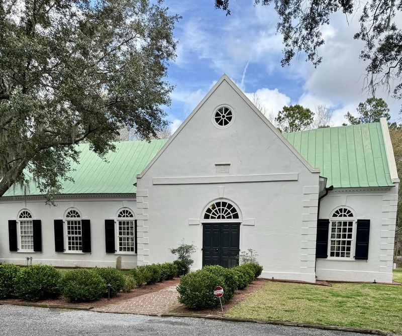 St. Andrew�s Parish Church image. Click for full size.