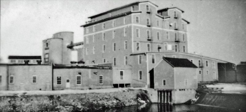 Marker detail: Mill Closed in 1963 image. Click for full size.