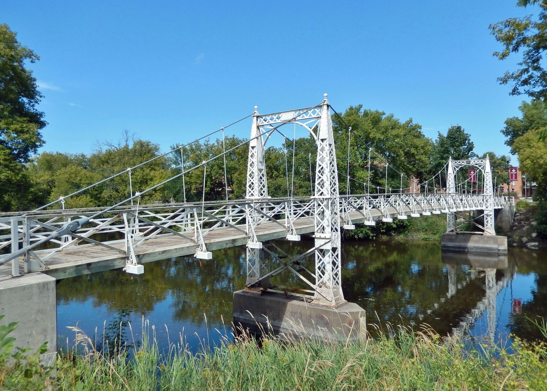 Valley City State University Foot Bridge & Sheyenne River. Click for full size. Valley City State University Foot Bridge & Sheyenne River image. Click for full size.