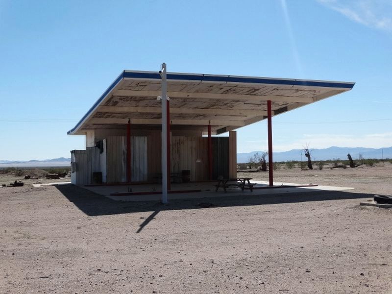 Route 66 Roadside Service Areas: Road Runners Retreat image. Click for full size.