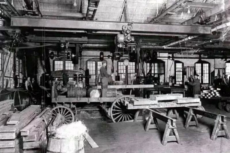Union Drawn Steel workshop floor, 1920's image. Click for full size.