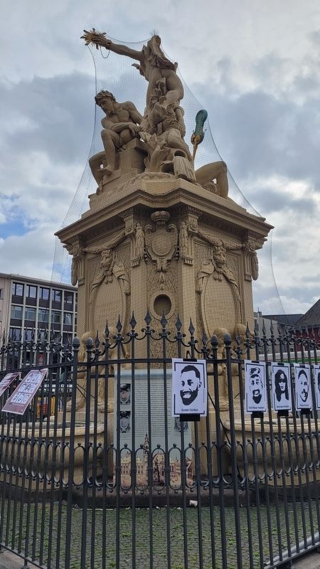 The Marktplatzbrunnen and Marker image. Click for full size.
