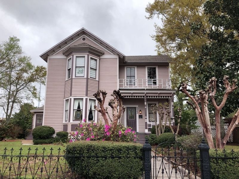 523 Orange Avenue image. Click for full size.