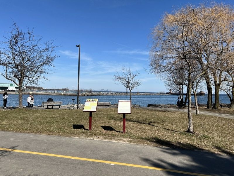 Credit River - Rivi�re Cr�dit Marker (on the right) image. Click for full size.