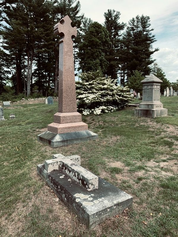 Harriet Beecher Stowe grave image. Click for full size.