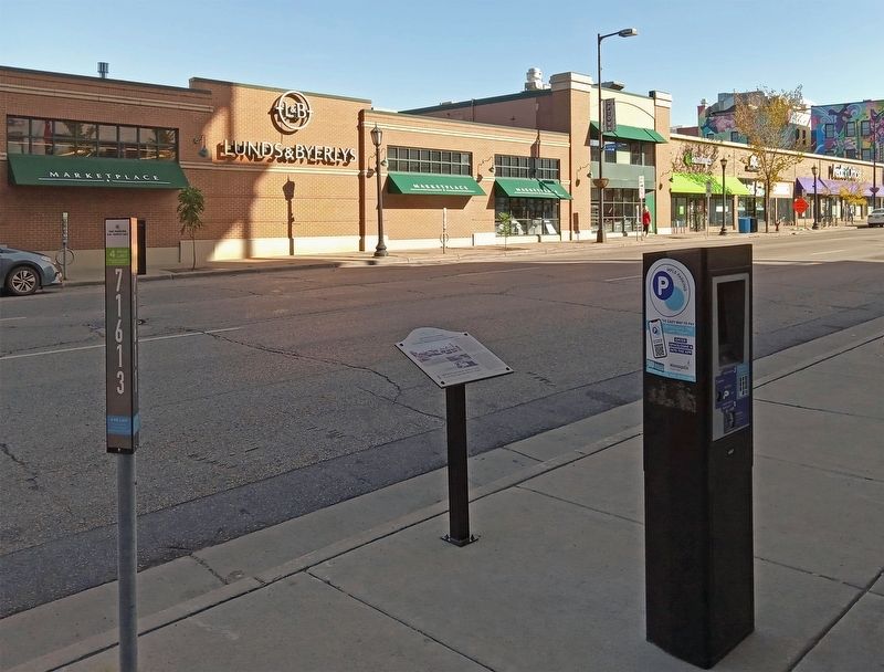 1450 West Lake Street Marker mid-block opposite the Lunds & Byerlys on Lake Street image. Click for full size.