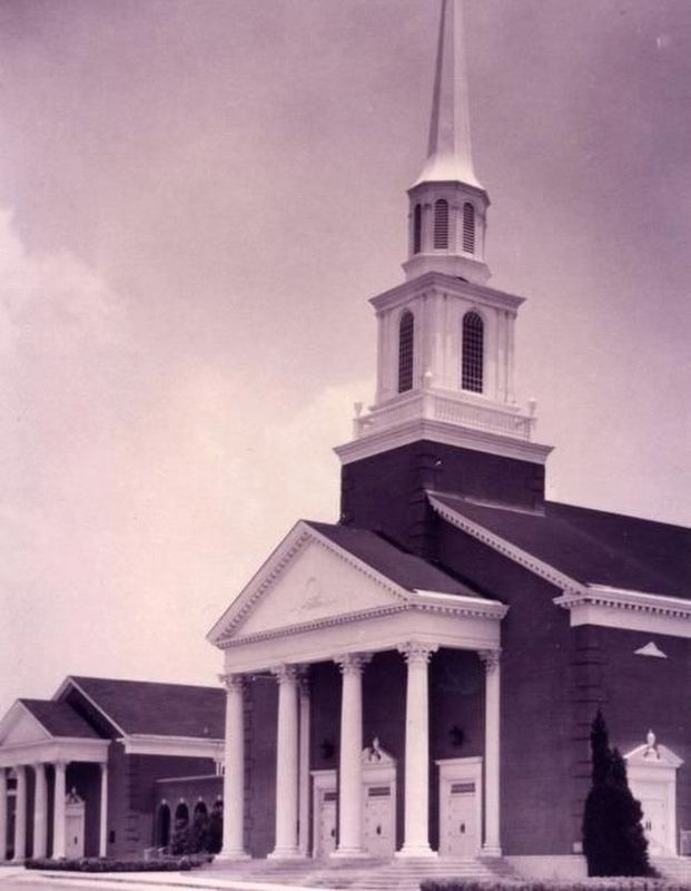 First Baptist Church, Gulfport image. Click for full size.