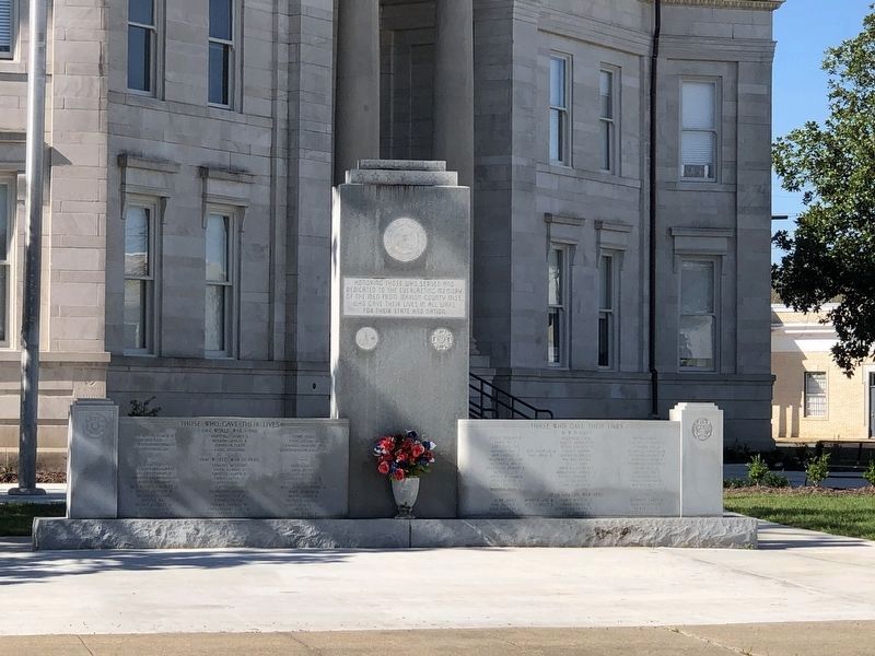 Marion County War Memorial image. Click for full size.