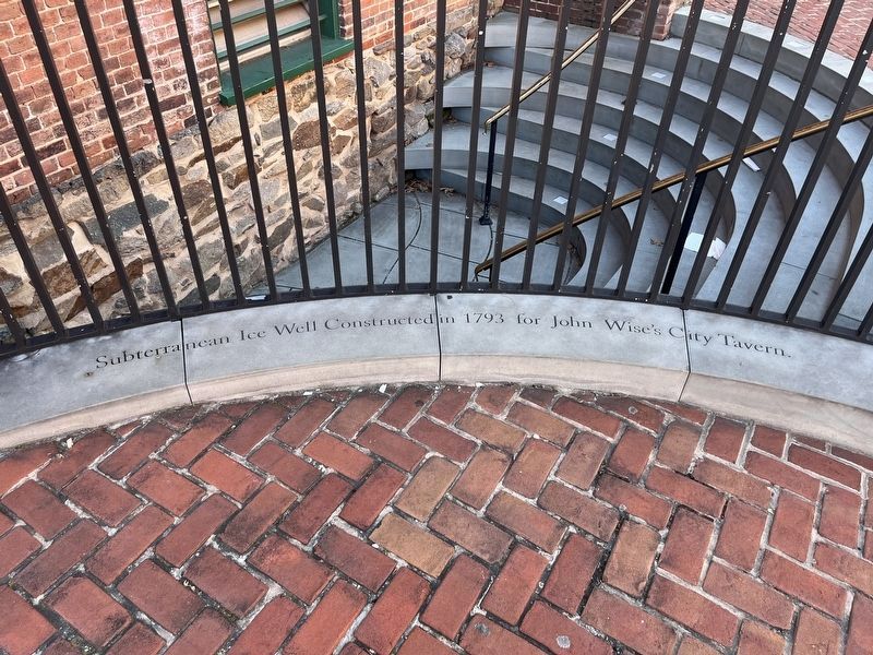 The Gadsby's Tavern Ice Well Marker [on the main sidewalk] image. Click for full size.