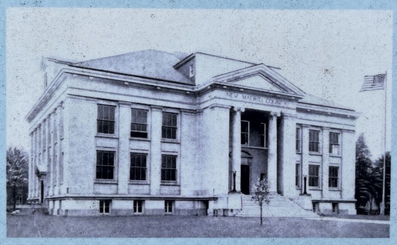 Early 20th Century Courthouse image. Click for full size.