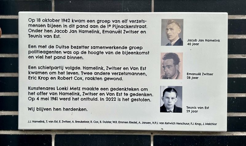 Monument Gedode Verzetsstrijders / Memorial for Killed Resistance Fighters. Click for full size. Monument Gedode Verzetsstrijders / Memorial for Killed Resistance Fighters image. Click for full size.