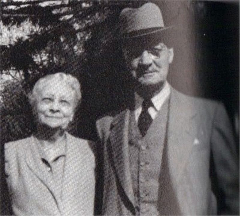 Spencer Smith and his wife, Edith image. Click for full size.