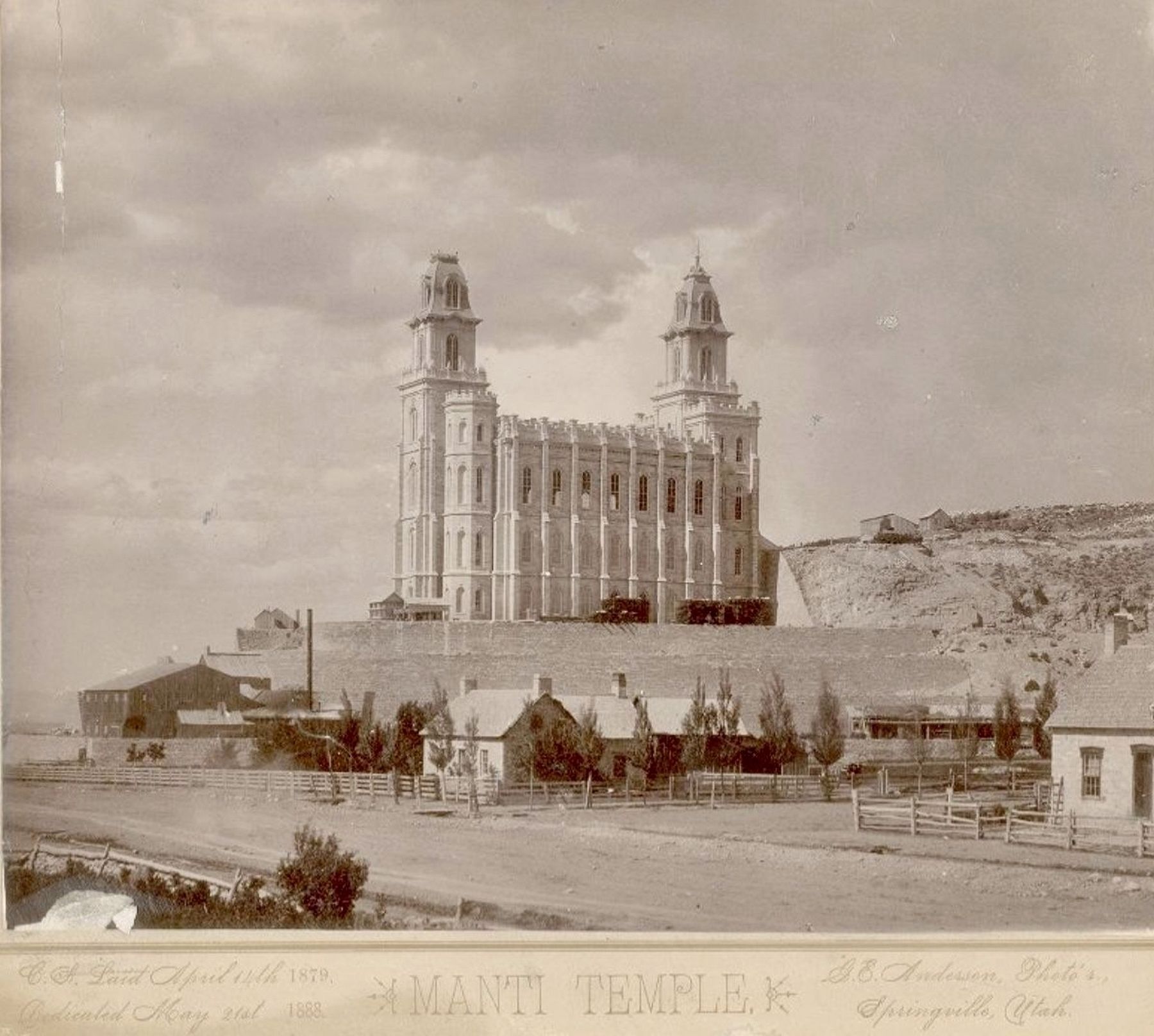Manti Temple image. Click for full size.