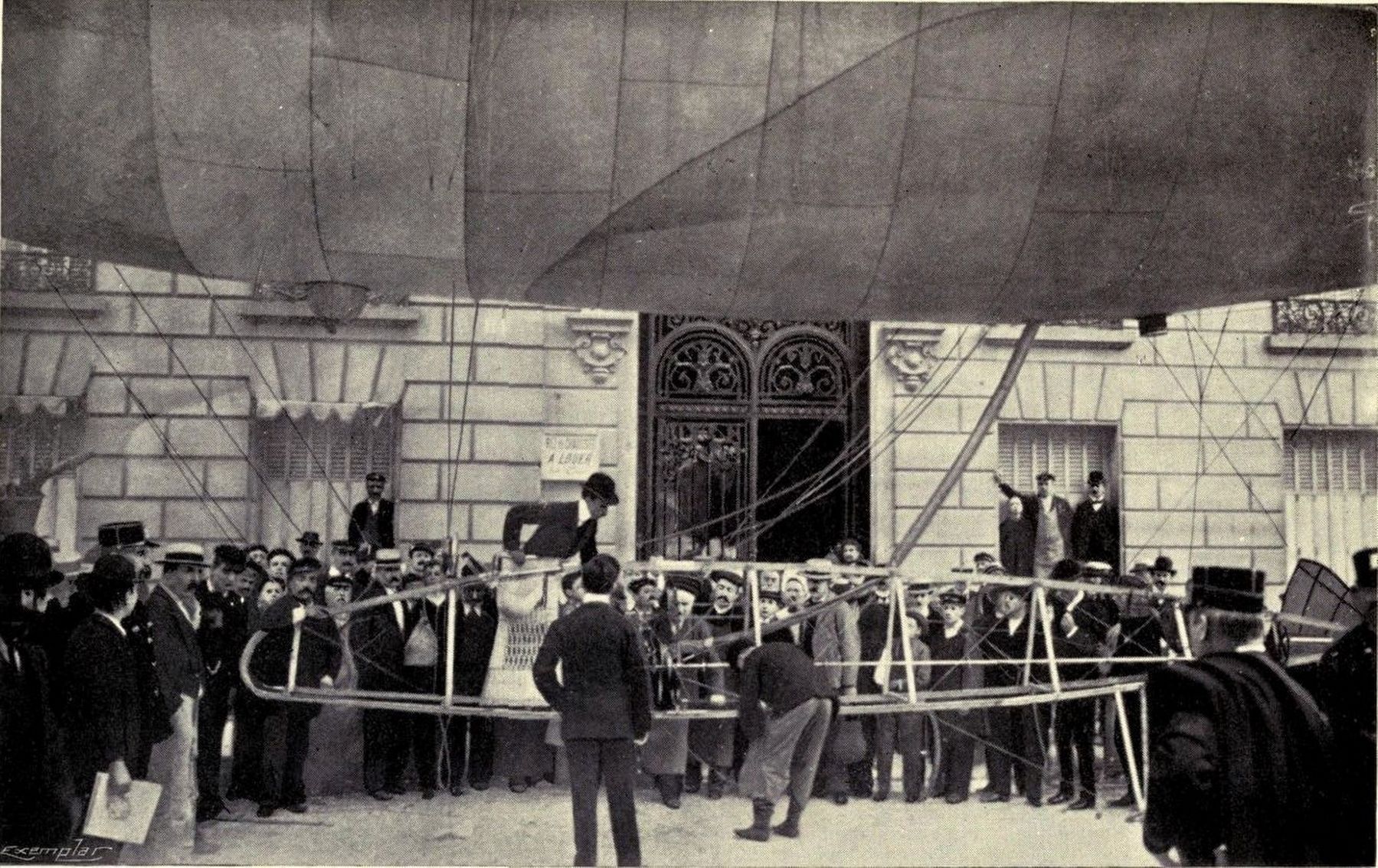 Albert Santos Dumont lands at his own door (114 Avenue Champs Élysée) with Dirigible No. 9. Click for full size. Albert Santos Dumont lands at his own door (114 Avenue Champs Élysée) with Dirigible No. 9 image. Click for full size.