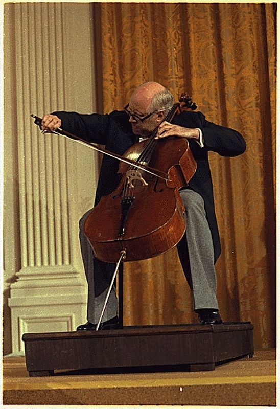 Mstislav Rostropovich performs at the White House image. Click for full size.