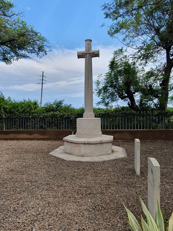 The Cross of Sacrifice at the Kisumu War Cemetery image. Click for full size.
